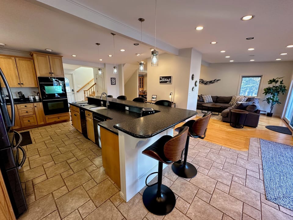 Full kitchen