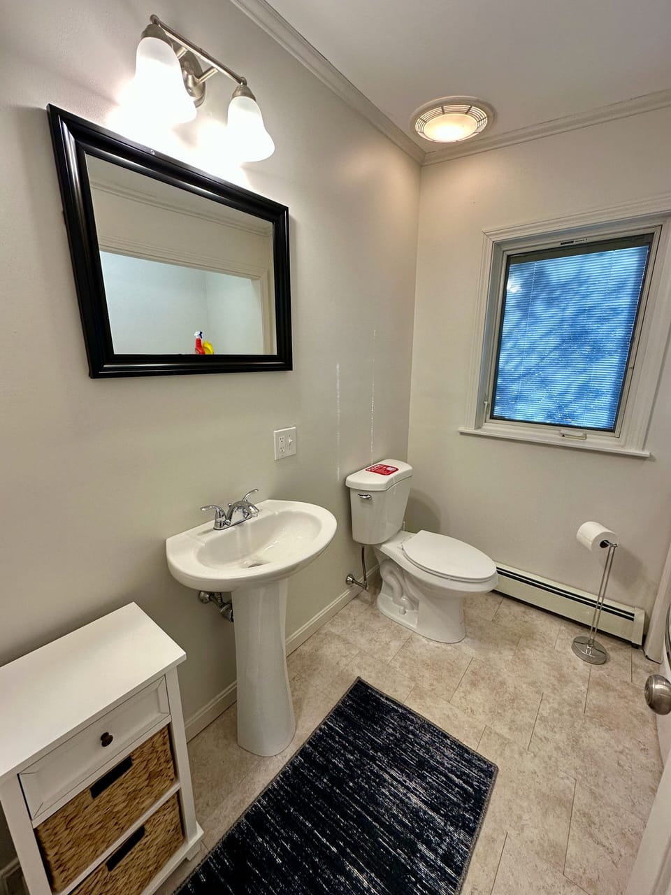 Bathroom 4 - Half