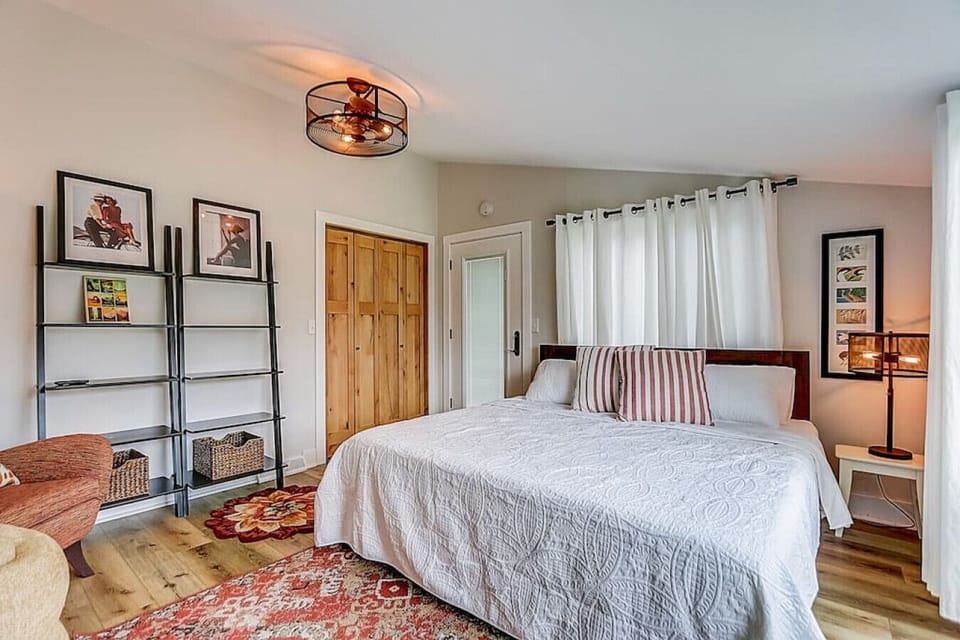 2nd bedroom on lower level