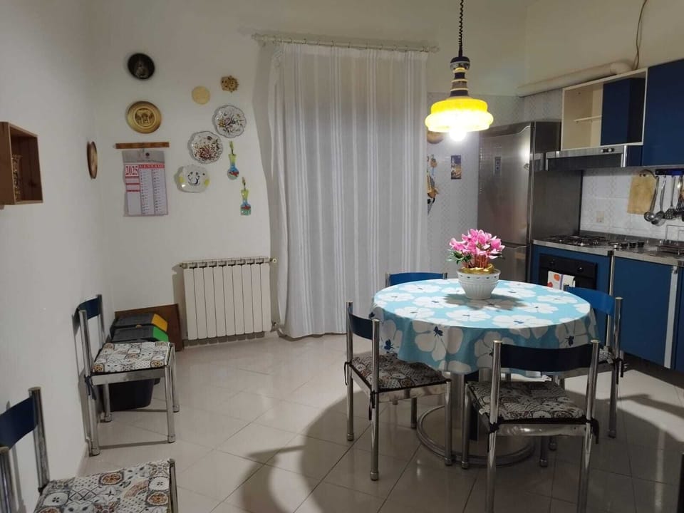 Traditional House, Non Smoking, City View | Private kitchen | Full-size fridge, stovetop, cookware/dishes/utensils