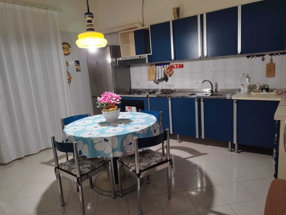 Traditional House, Non Smoking, City View | Private kitchen | Full-size fridge, stovetop, cookware/dishes/utensils