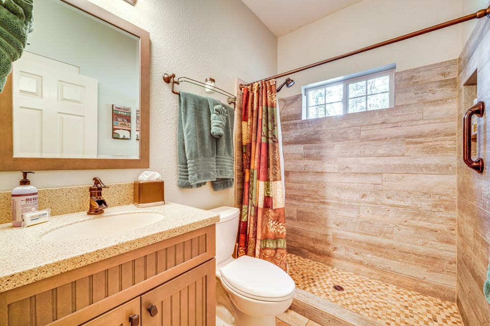 Full Bathroom | 1st Floor