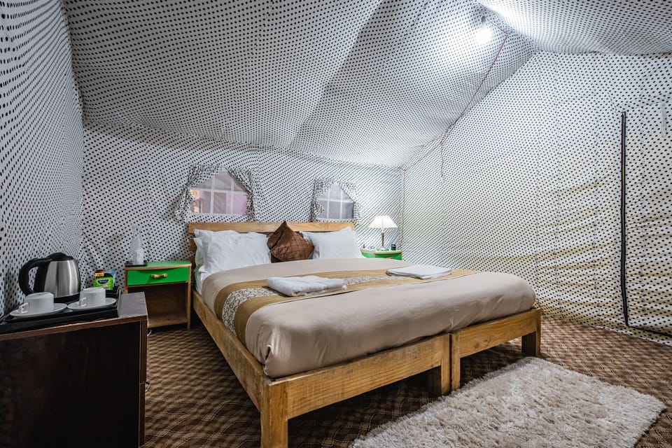 Deluxe Room | WiFi (free), bed sheets