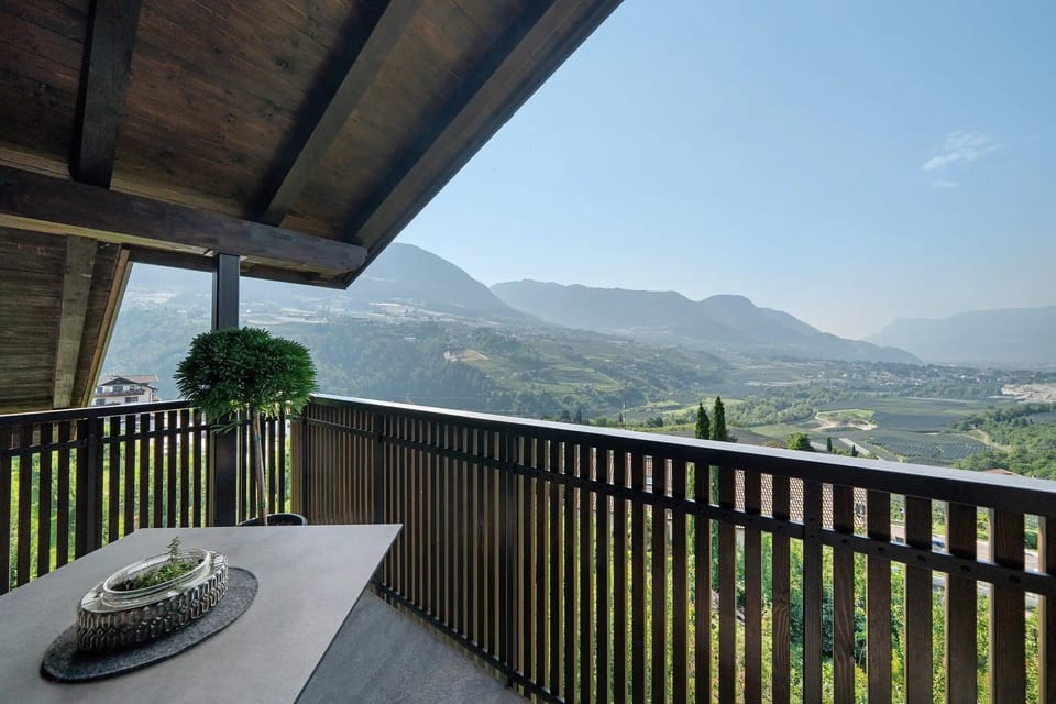Holiday Apartment 'Sankt Corbinian 4' with Mountain View, Balcony, Shared Garden & Wi-Fi Apartment in Tirol