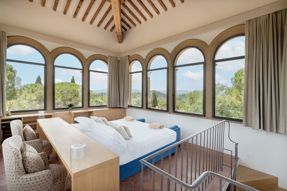 Panoramic Studio Suite, 1 King Bed | Soundproofing, iron/ironing board, WiFi (free), bed sheets
