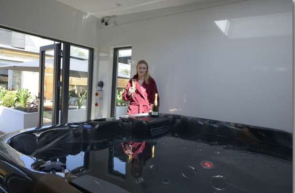 7 person hot tub ready to bathe and relax the day or evening away. 