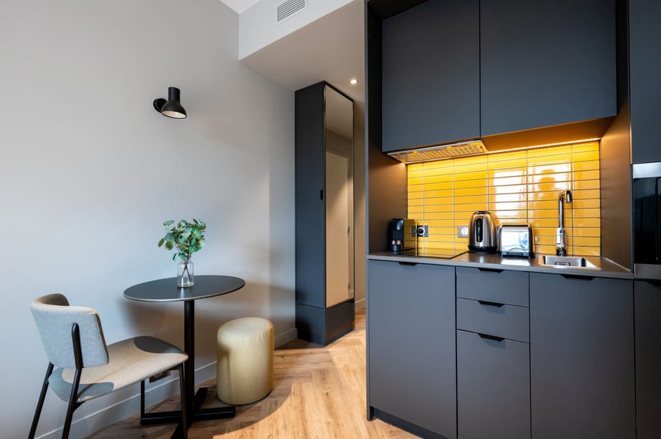Studio Apartment (2 Adults) | In-room safe, iron/ironing board, free cribs/infant beds, free WiFi