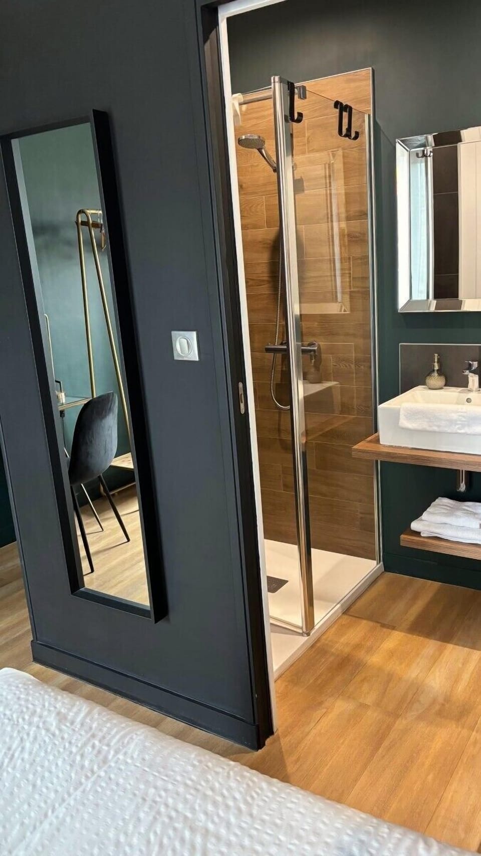 Classic Room | Individually decorated, individually furnished, desk, free WiFi