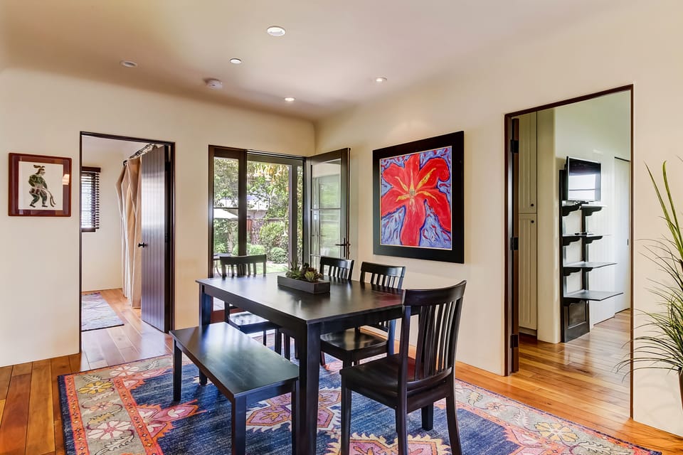 Downstairs Villa 5 - dining area