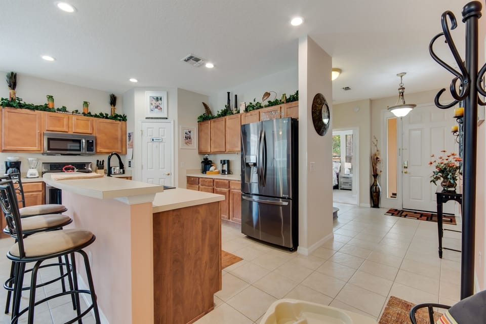 Fully Stocked Kitchen