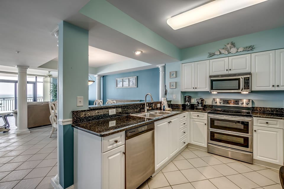 Full kitchen