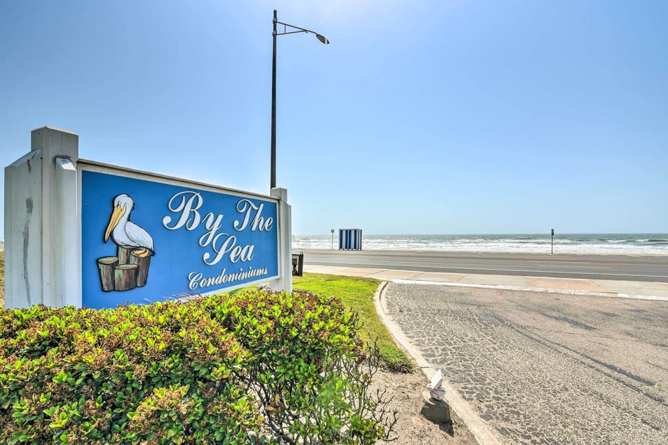 Complex Entrance | Walk to Beach