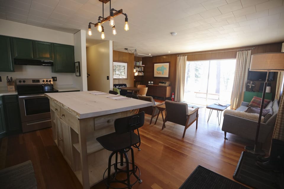 open space floor plan oriented toward big picture window