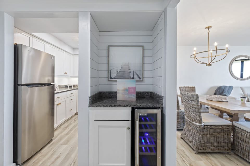 Bar with fridge to chill your favorite wine 