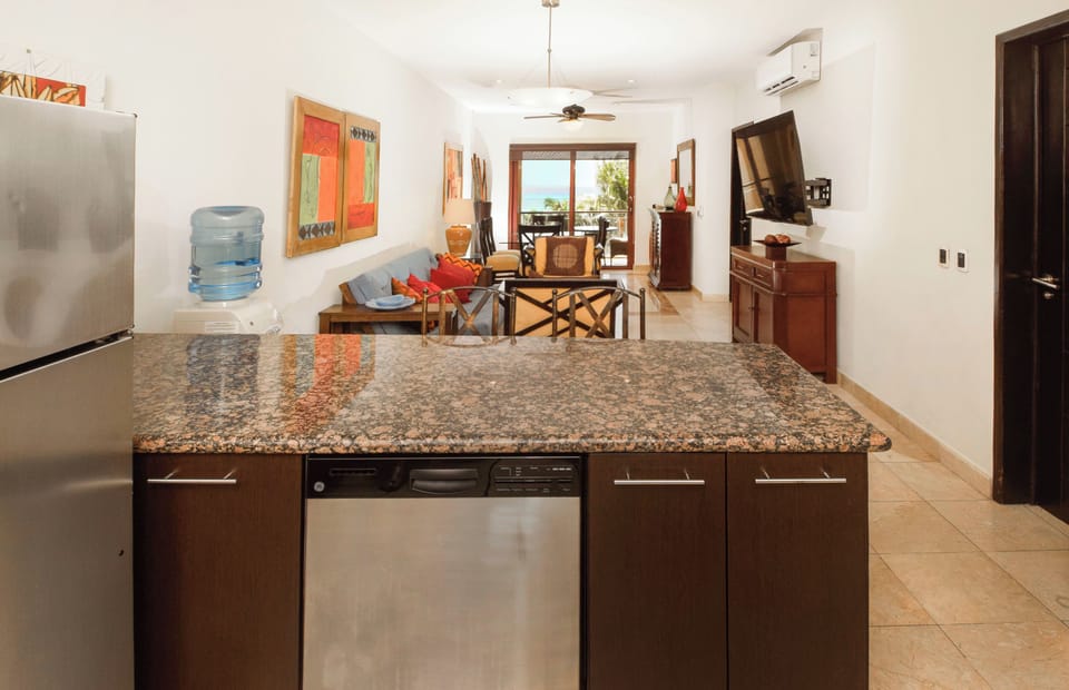 Whip up some snacks and drinks all with the soothing ambiance of coastal views right from the kitchen!