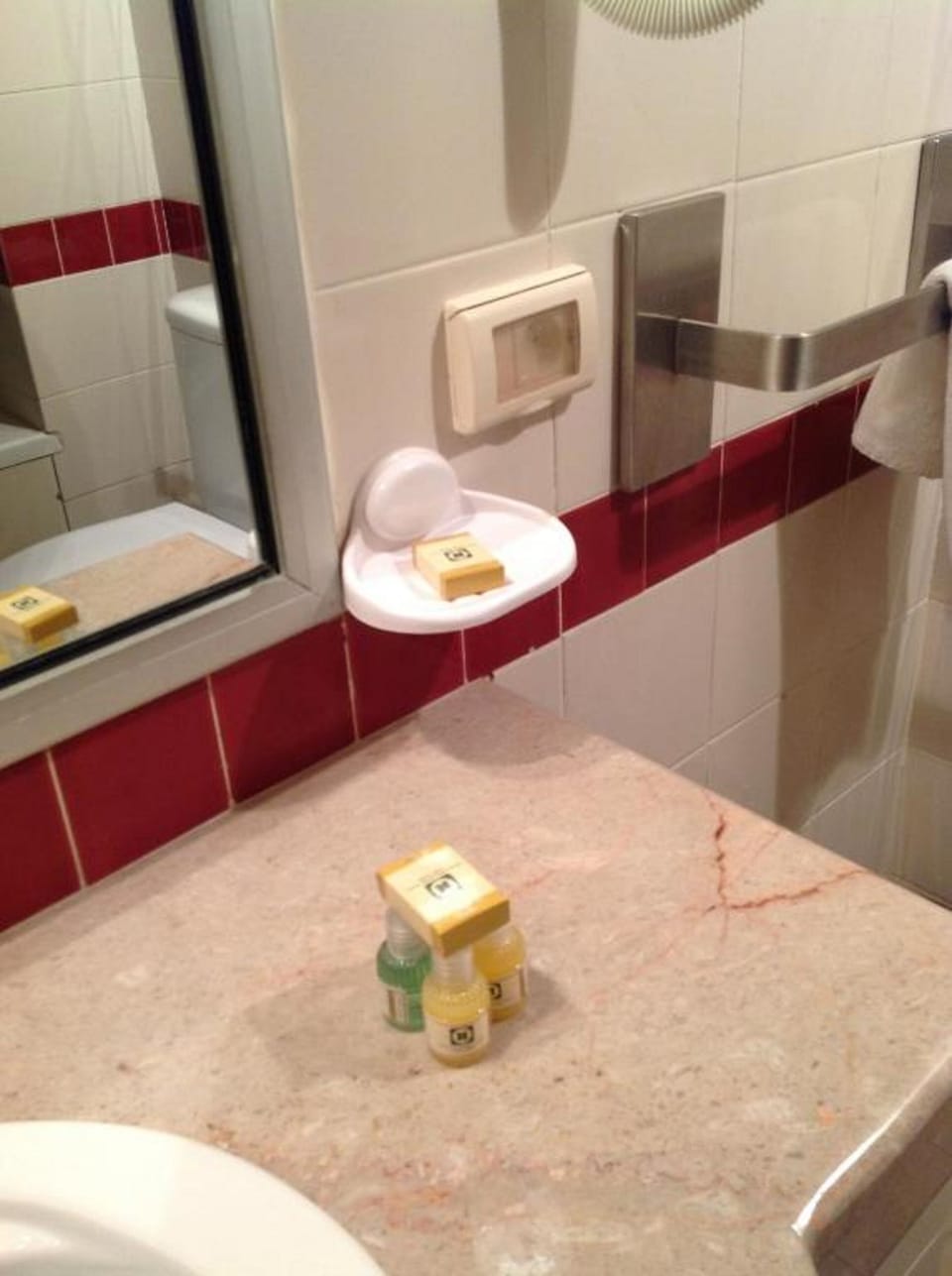 Bathtub, towels