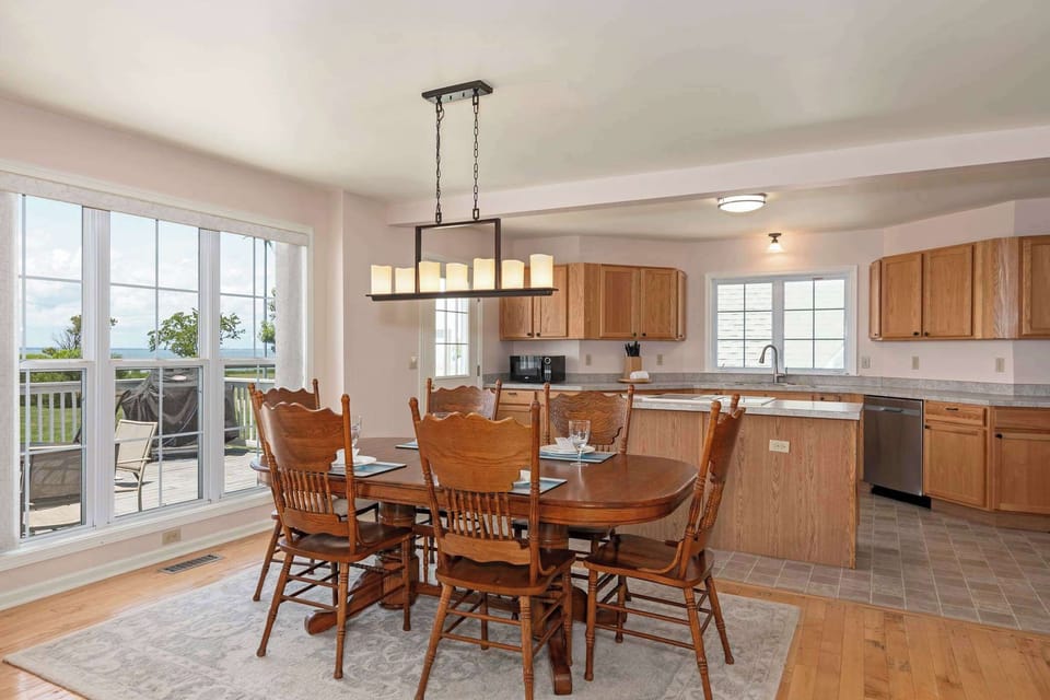 Cook and share meals in a chef’s kitchen with room for everyone
