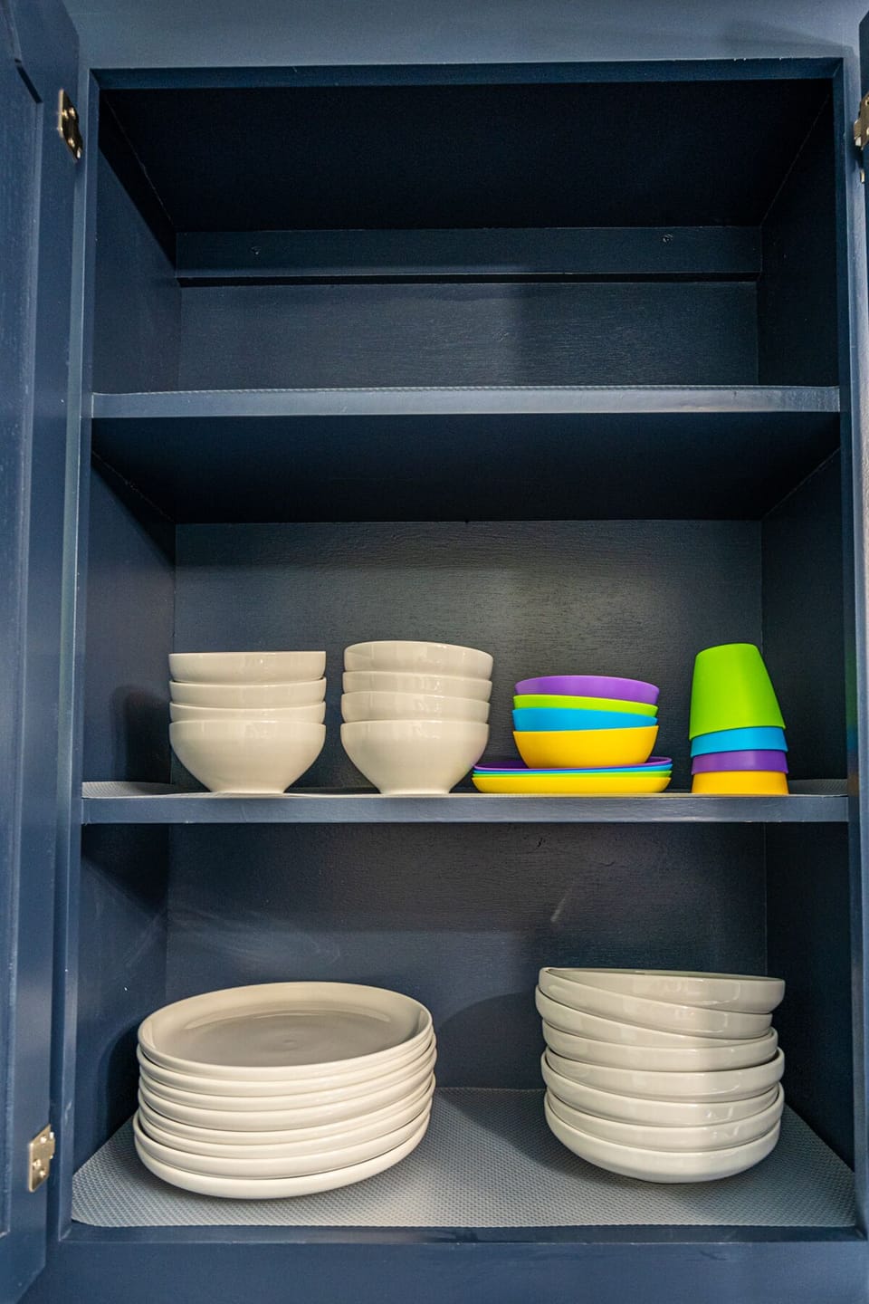 Adult and kids' dishes/cups