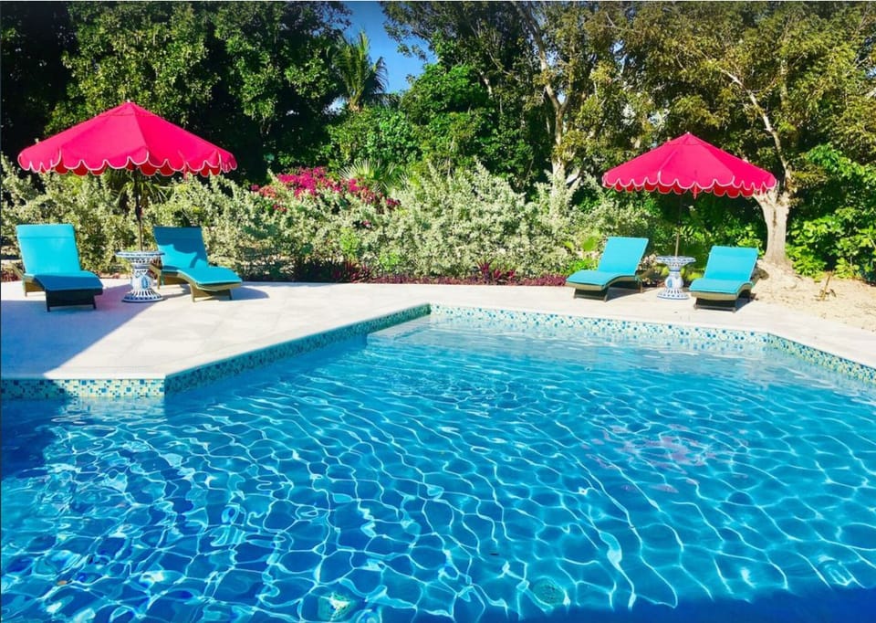 Lovely large sport bottom pool with sun shelf