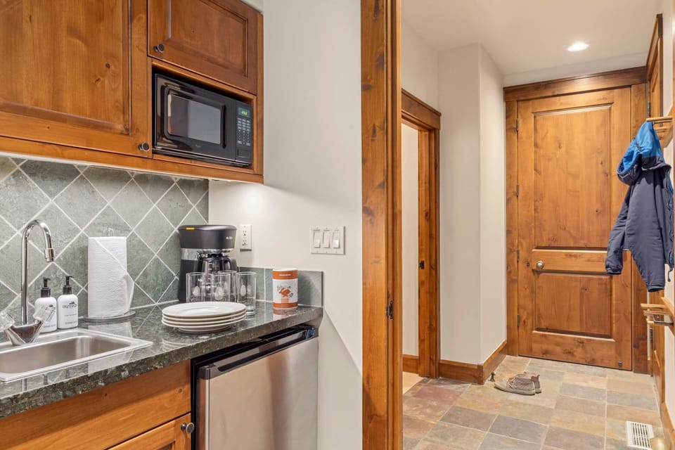 Kitchenette