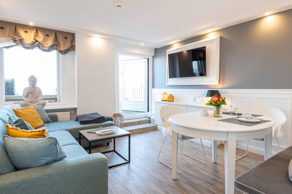 Meerblick pur - Penthouse - 2-zimmer-penthouse mit Meerblick auf ca. 45 m² Wohnfläche, für bis zu 3 Apartment in Wenningstedt-Braderup