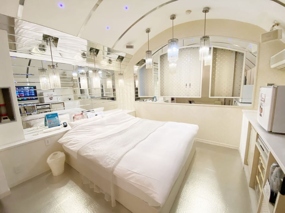 Basic Room | Blackout drapes, WiFi (free), individually furnished, bed sheets