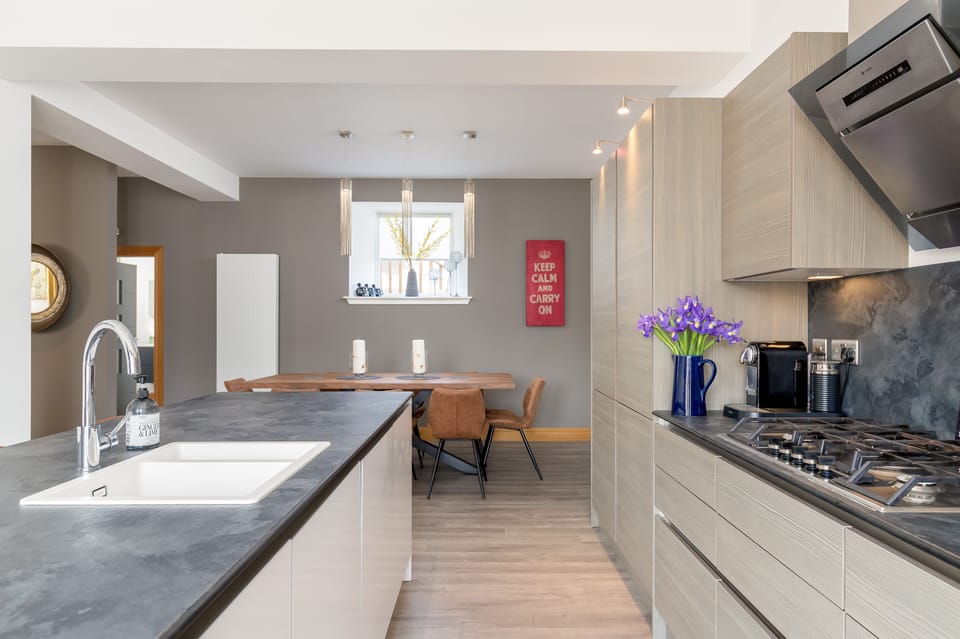 Luxury Apartment, Private Bathroom (19th Century Luxury Lodge) | Shared kitchen