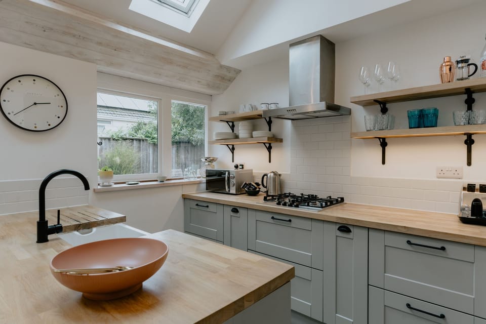 plenty of preparation space and gas hob, a really social kitchen