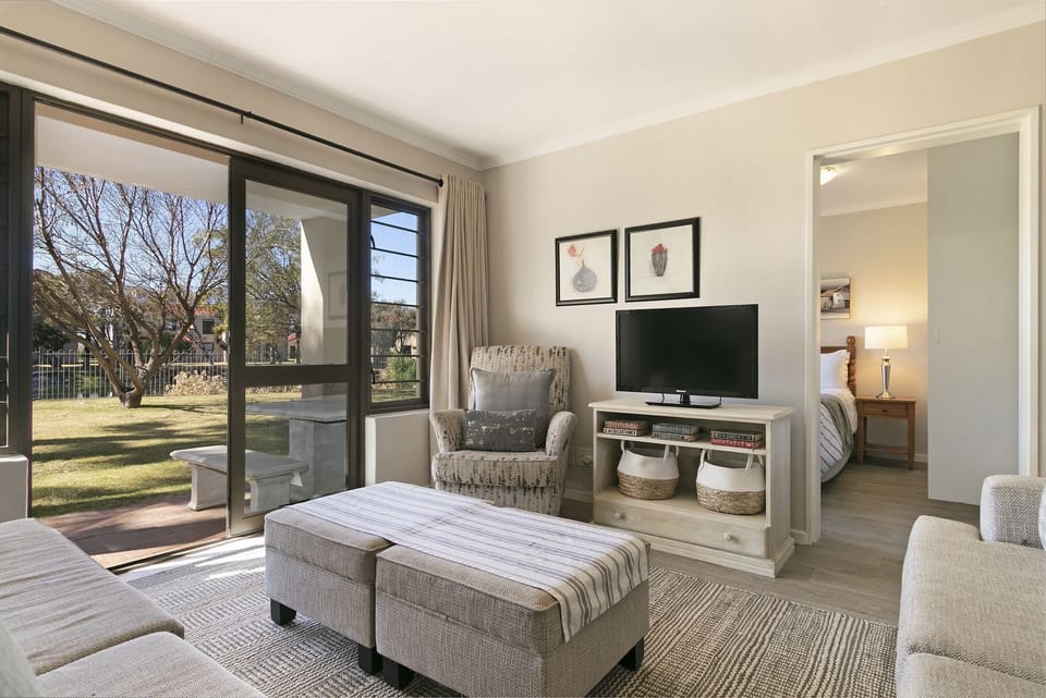 Apartment (3 Bedrooms) | Front of property