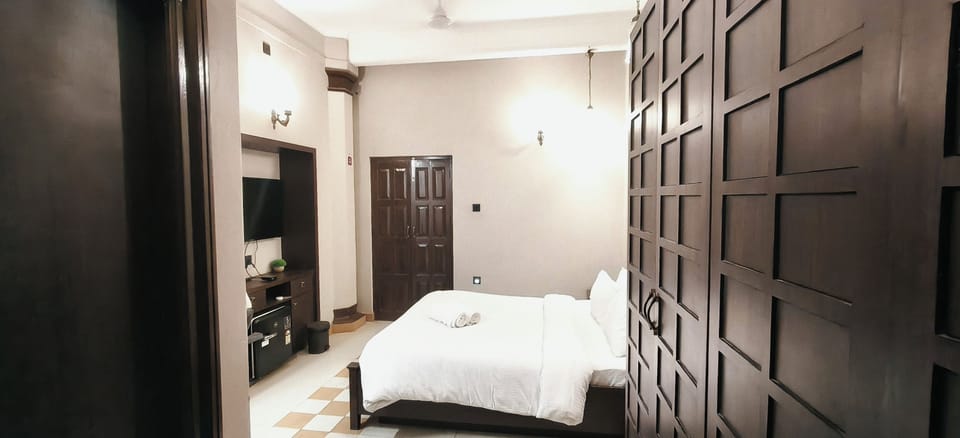 Royal Room, Balcony | Minibar, desk, laptop workspace, WiFi (surcharge)