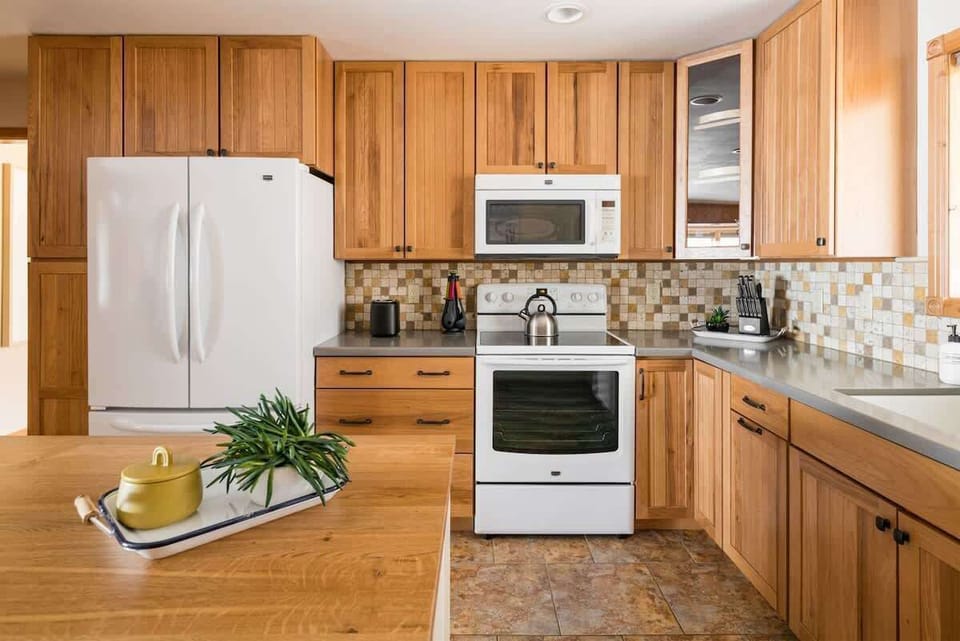 Nicely stocked kitchen 
