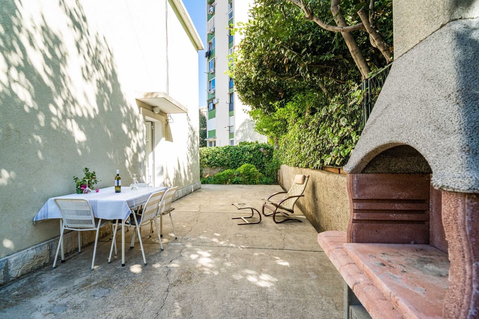 Apartment (Two Bedroom Apartment with Terrace) | BBQ/picnic area