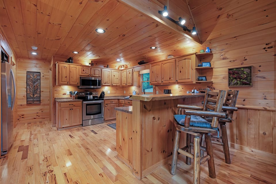 Soaring Hawk Lodge - Entry Level Kitchen
