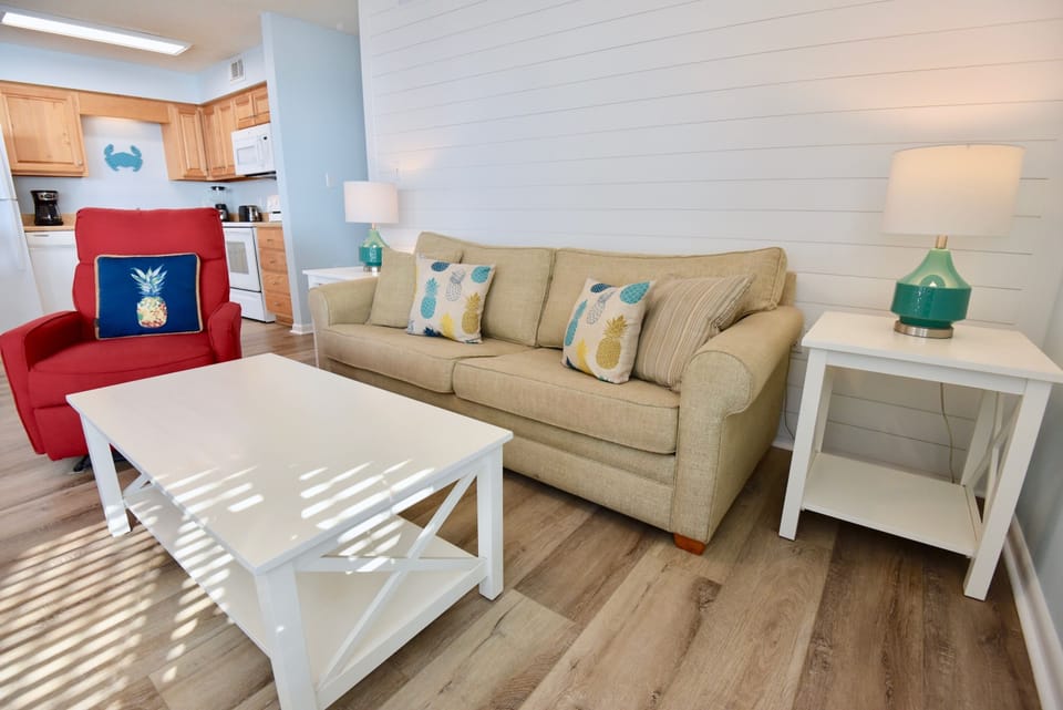 Sandpiper 8A Living Room