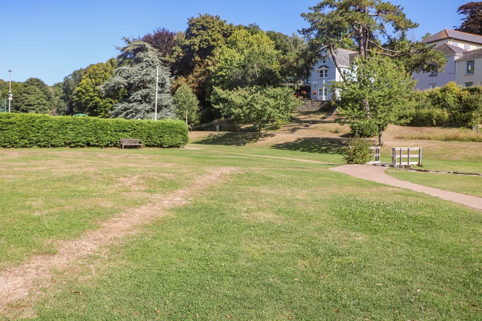 Cottage | Property grounds