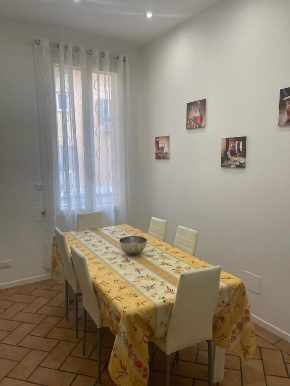 Comfort Apartment | Dining room