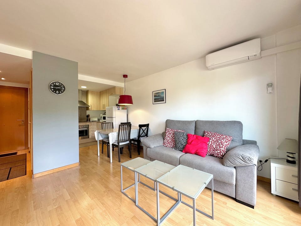 Living room - dining room (1)