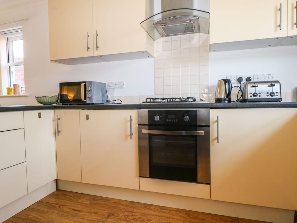 Cottage | Private kitchen | Fridge, microwave, dishwasher, electric kettle