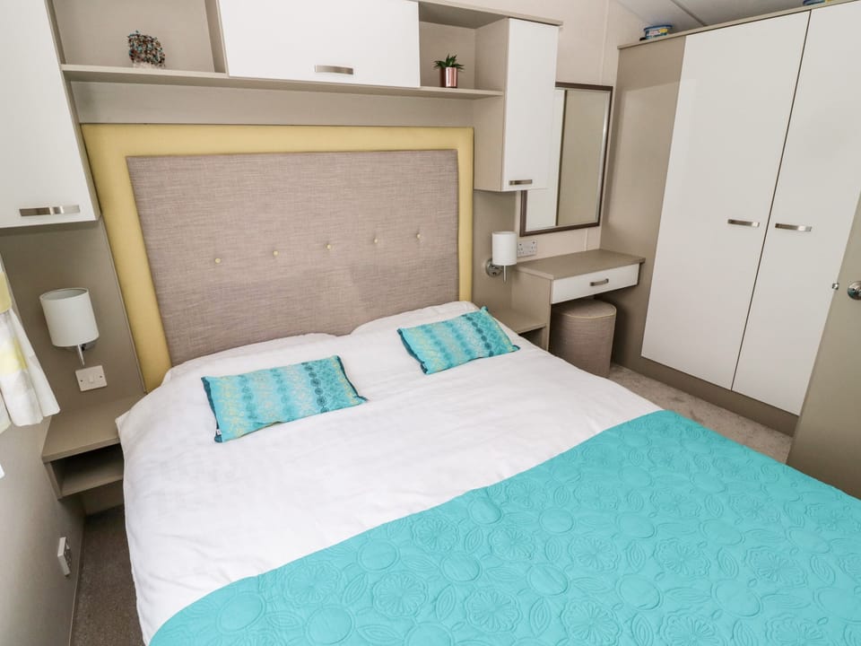 Cottage | 2 bedrooms, individually decorated, individually furnished, free WiFi