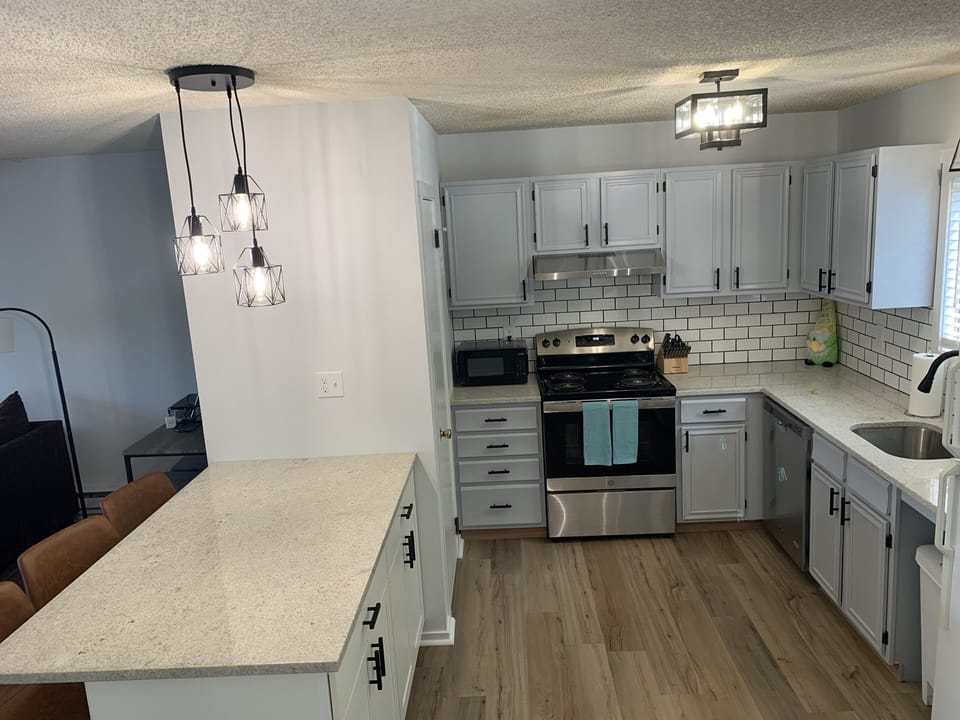Newly Renovated Kitchen!