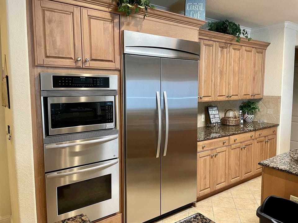 Room, Indoors, Oven, Kitchen Island, Kitchen