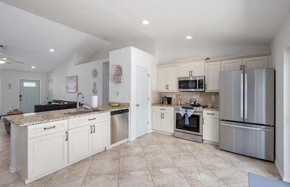 Large Open Concept Kitchen