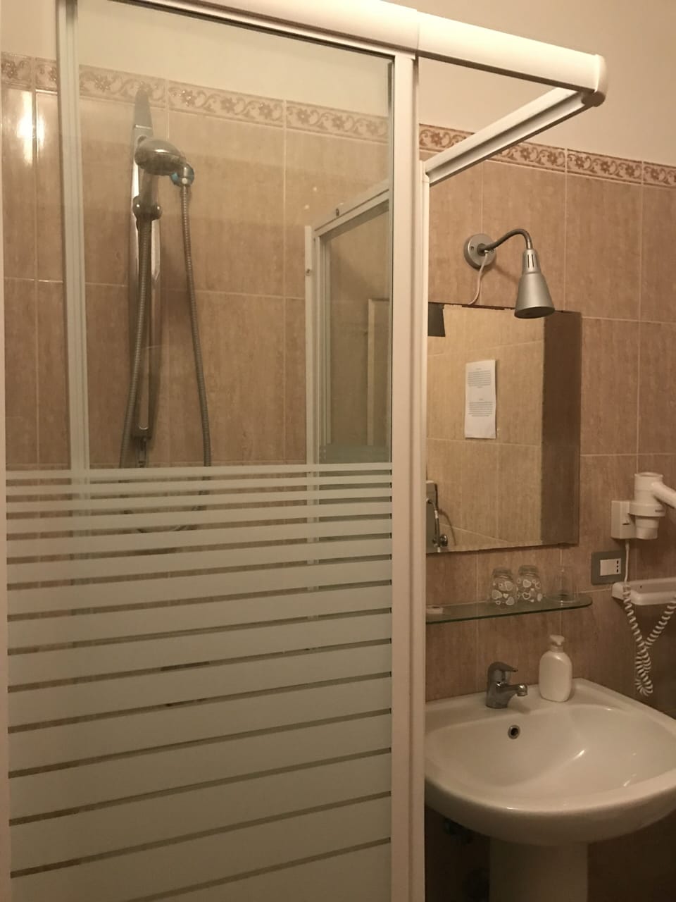 Shower, free toiletries, hair dryer, bidet