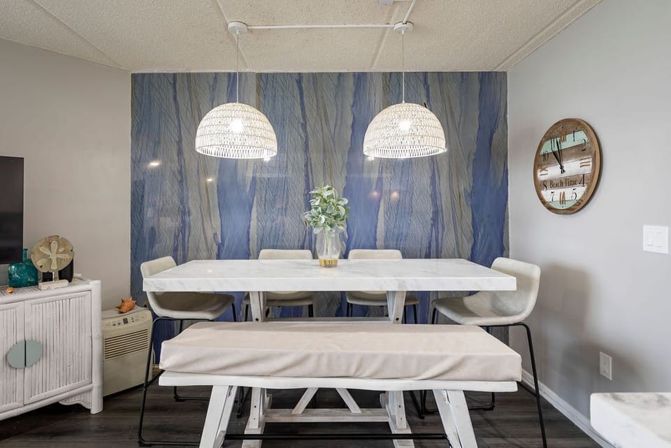 dining room --space for 6