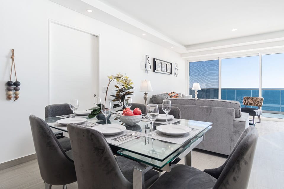 Dinning room table