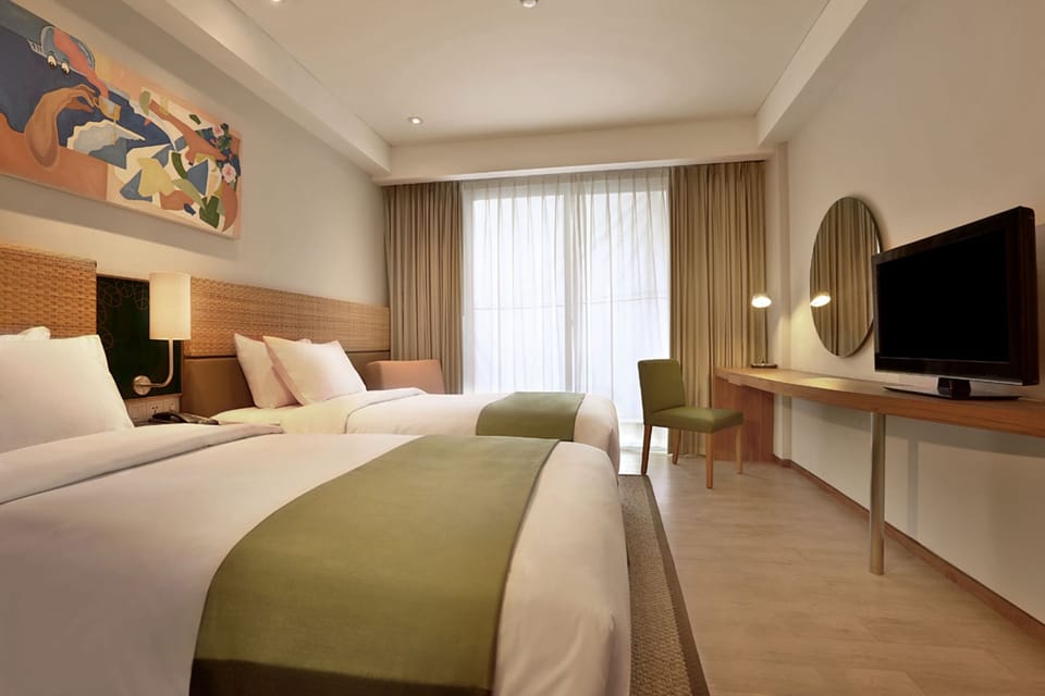 Deluxe Room, 1 Queen Bed | Premium bedding, in-room safe, desk, free WiFi