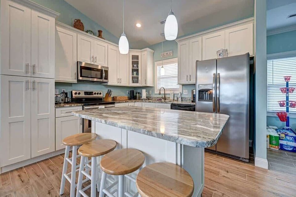 Kitchen Island with Granite Countertops