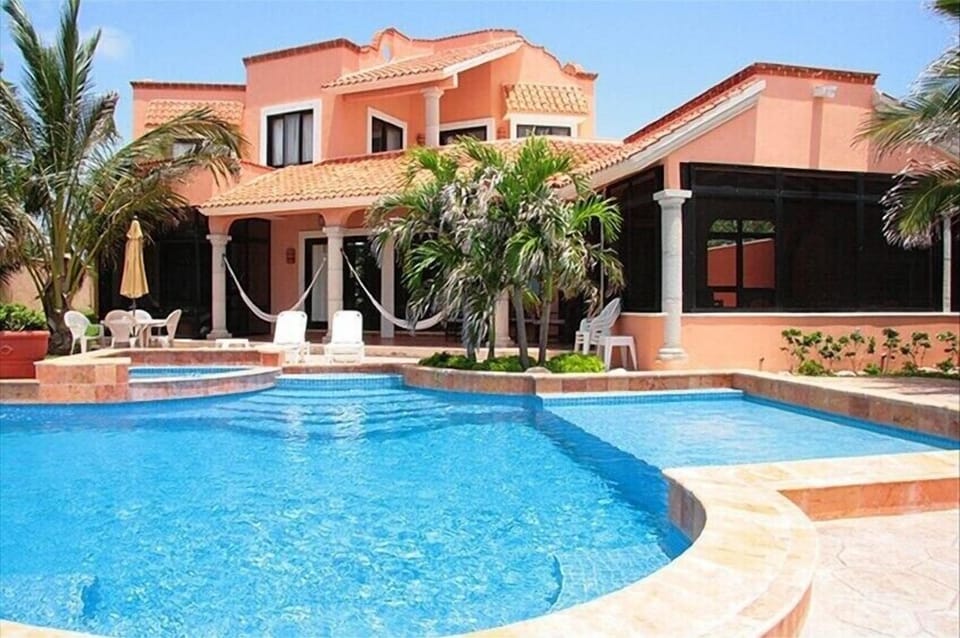 Casa South Breeze. Amazing villa located in Puerto Morelos, Mexico