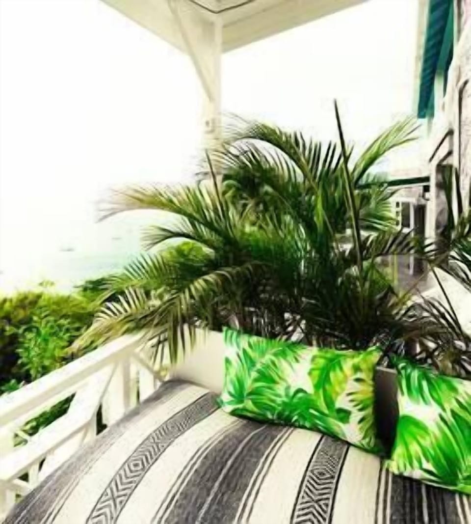 Balcony (4)
