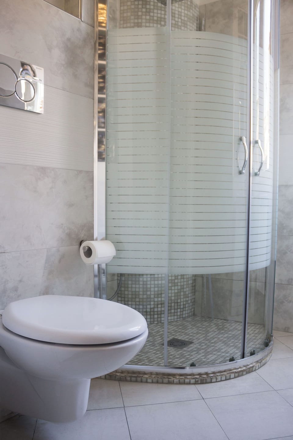 Bathroom 1.